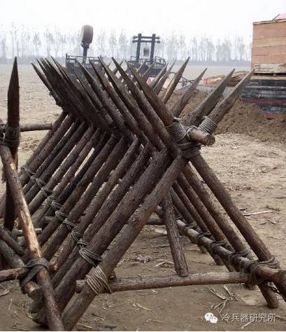 铁蒺藜:永不过时的防御性武器