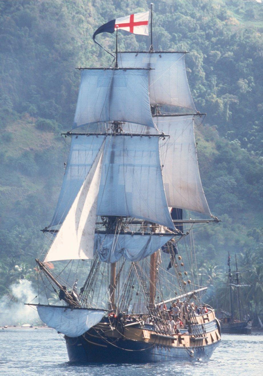 德叔的代表作,风靡全球的杰克船长跟他的黑珍珠号海盗船的冒险,不乏