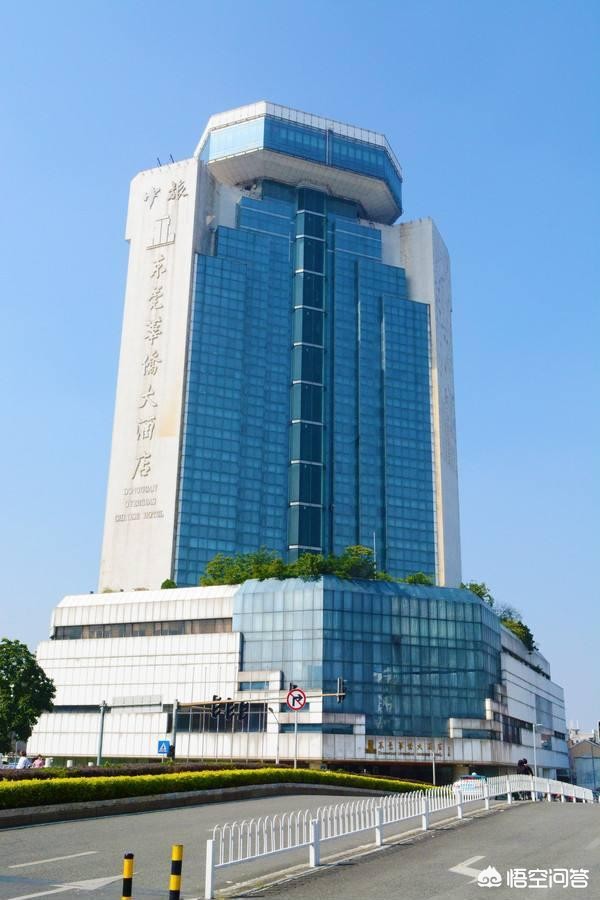 曾经的东莞最高楼,如今已荒废14年——东莞华侨大酒店