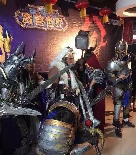 《魔兽》上映当晚，LOL玩家竟在影院大叫德玛西亚，这结果……