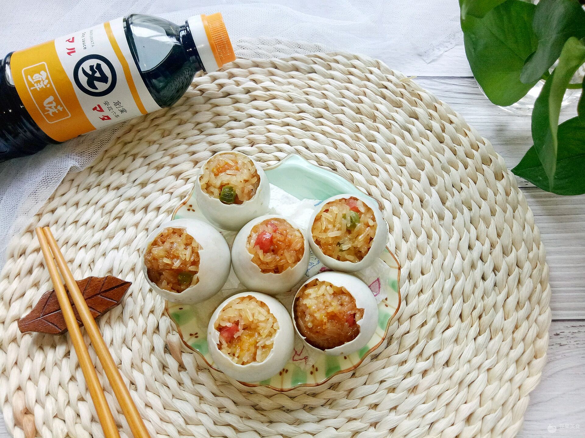 咸鸭蛋里放糯米的做法(咸鸭蛋塞糯米要蒸多少) - 美食网