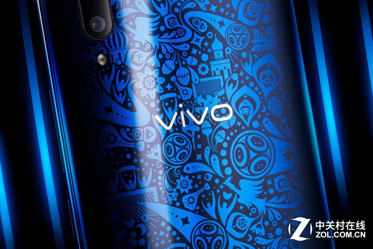 x21世界杯版拆机换屏视频(买这款手机带壳会降颜值 vivo X21世界杯版图赏)