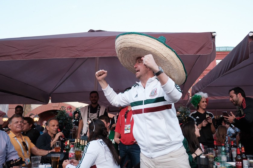 俄罗斯世界杯街拍女神(2018 FIFA 世界杯莫斯科街拍特辑)