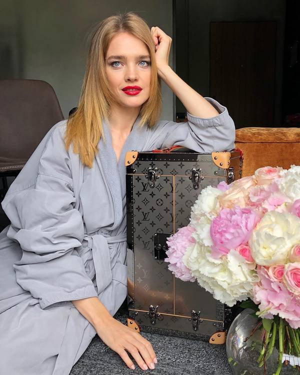 世界杯最美的超模(世界杯最美超模！36岁五个孩子的妈妈Natalia Vodianova竟还如此少女？)