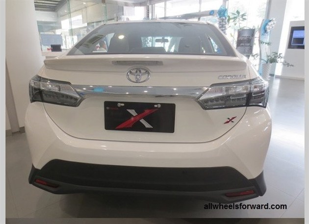卡罗拉Altis X实车亮相 细节调整更运动