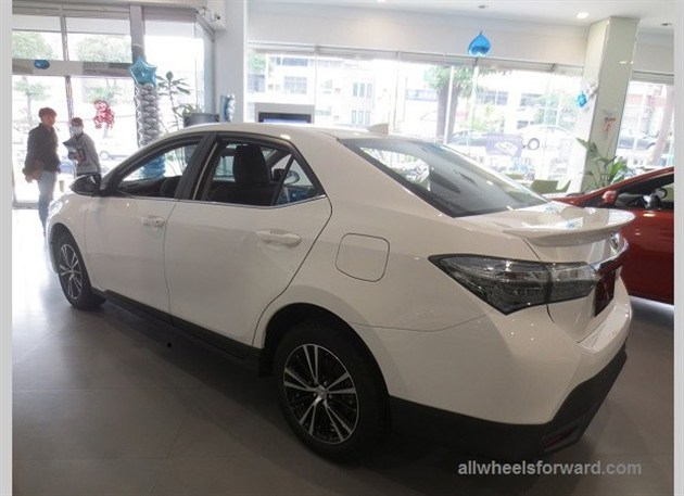 卡罗拉Altis X实车亮相 细节调整更运动