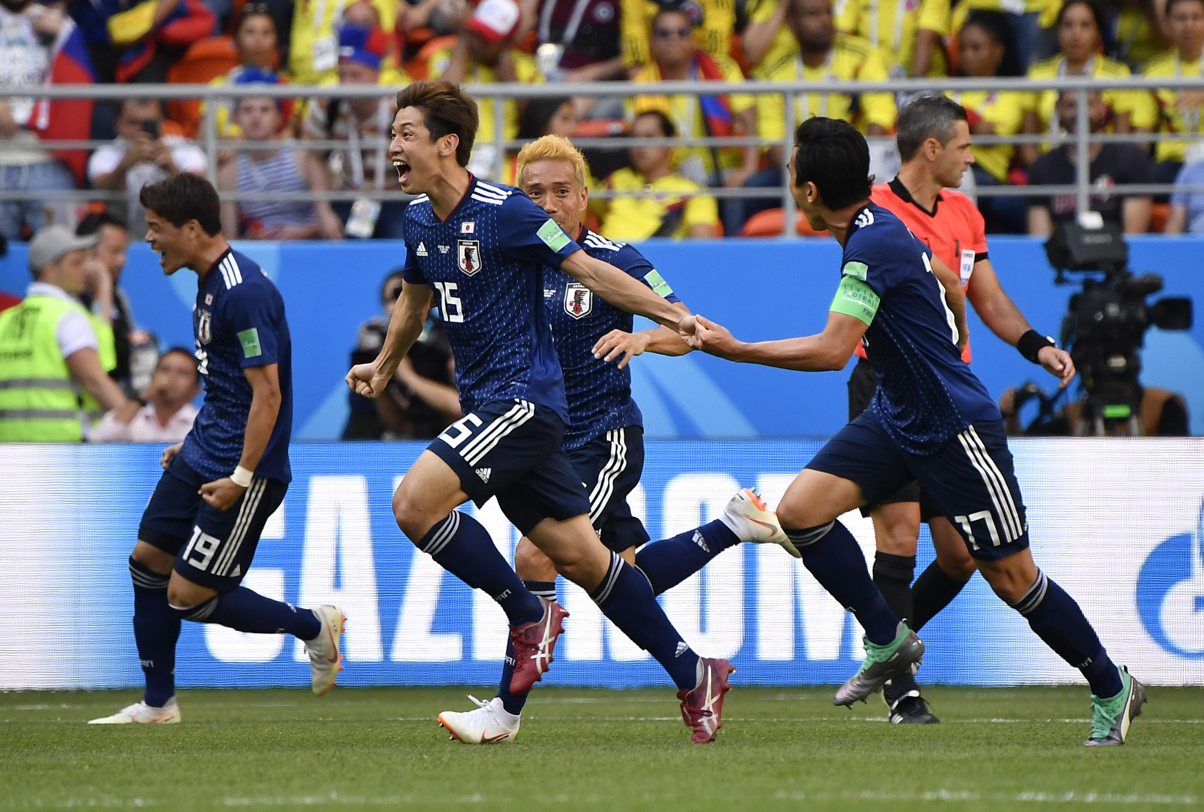 世界杯三大平民夺冠(世界杯·专题｜“平民”球队的逆袭)