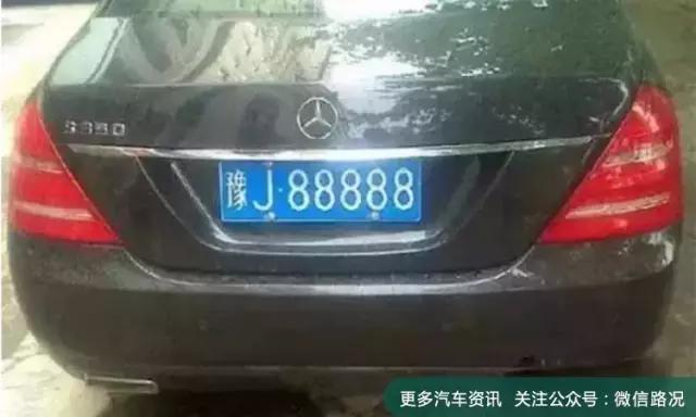 不看车型，光看车牌，就凭“88888”小编就跪了