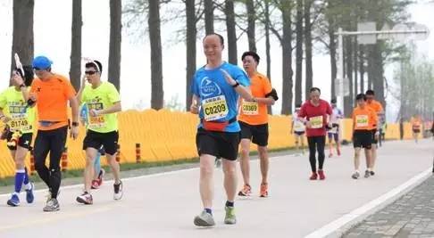 这次让跑者咋办呢「跑友跑记 | 跑步也能做急救跑者公益」