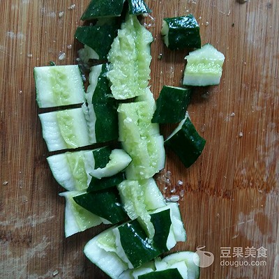 黃瓜拉皮的做法,黃瓜拉皮的做法涼拌菜