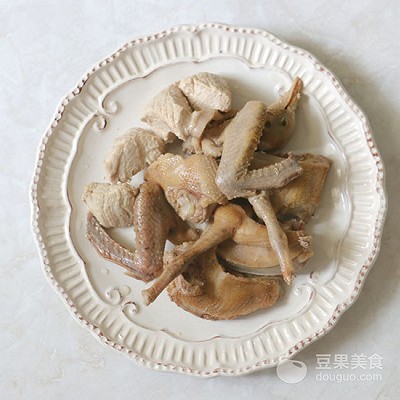 清燉鴿子湯的做法,清燉鴿子湯的做法及營養價值