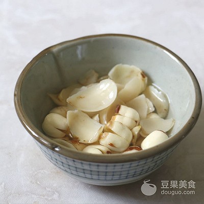 清燉鴿子湯的做法,清燉鴿子湯的做法及營養價值