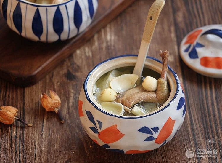 清炖鸽子汤的做法,清炖鸽子汤的做法及营养价值