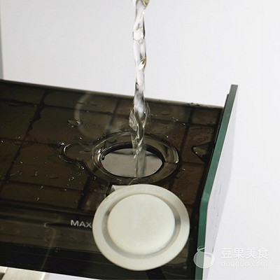 清燉鴿子湯的做法,清燉鴿子湯的做法及營養價值