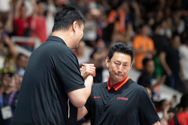 望杜锋力挽狂澜(男篮主帅之争姚明犯难,杜锋逆袭仅剩一线生机?