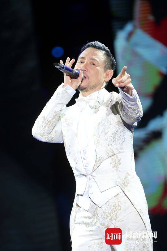 张学友成都演唱会(张学友第6次成都演唱会落幕 郑重承诺:我还将带新的