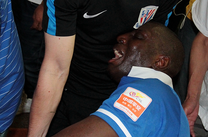 巴索戈申花贴吧(巴索戈申花贴吧)(登巴巴断腿视频) - 三甲体育