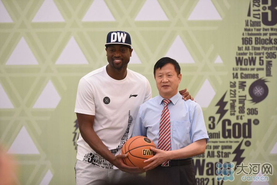 都有哪些nba球员来过郑州(闪电侠韦德空降郑州，河南球迷火爆追捧)