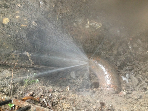 地下水管漏水怎么办？地下水管漏水的原因及解决办法