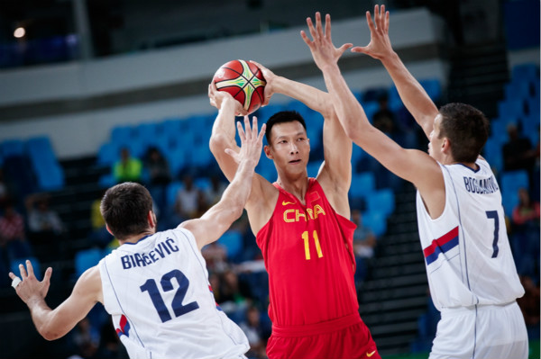 中国男篮对塞尔维亚(中国男篮34分惨败塞尔维亚，5连败告别里约奥运会)