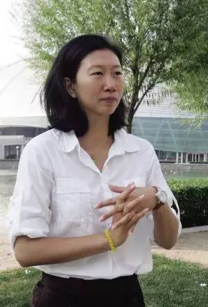 女排联赛九冠王的重要亲历者和见证者之一,李珊的运动生涯在2003年