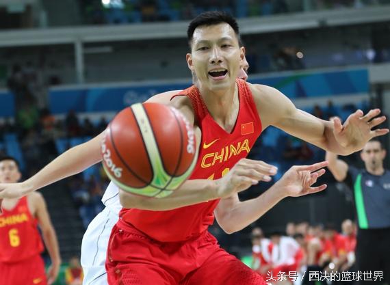 nba球探为什么选易建联(读懂科比指导谈论湖人的话  你就明白了湖人为什么会签下易建联)