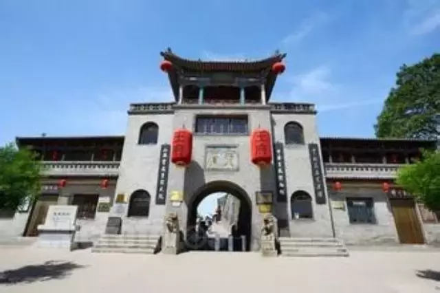 王家大院，一直由县府开发和运营