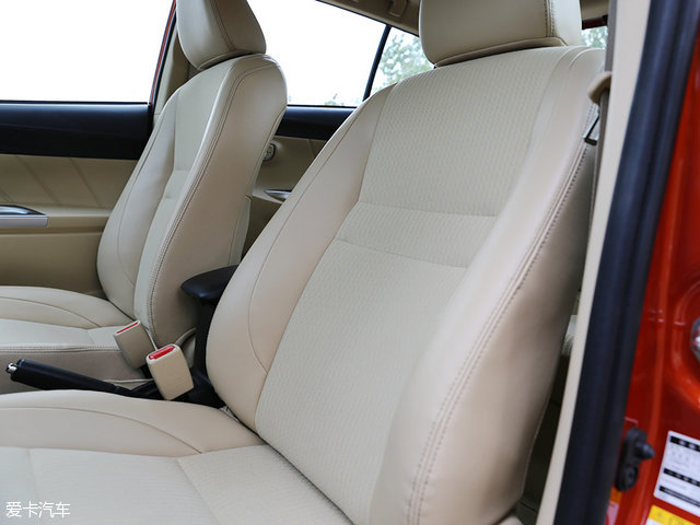 年轻的心由我守护 试驾新YARiS L致炫