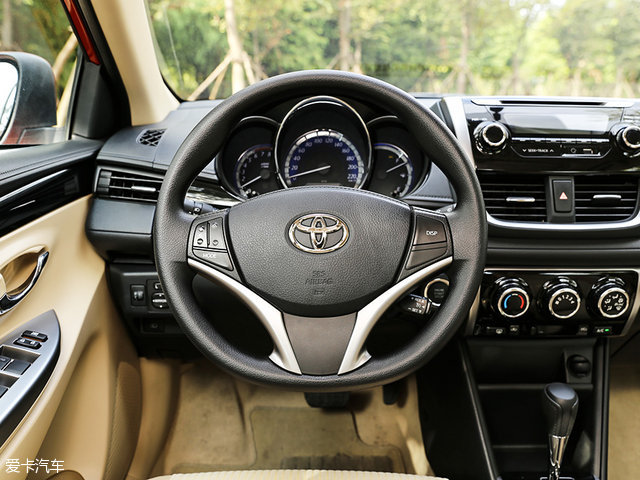 年轻的心由我守护 试驾新YARiS L致炫