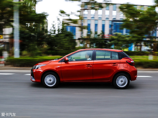 年轻的心由我守护 试驾新YARiS L致炫
