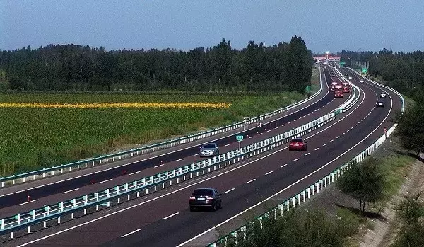 这么拉手刹？再不改车子准报废！