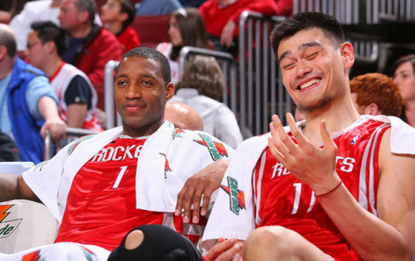 nba有哪些搞笑的乌龙球(NBA五大乌龙球：姚明詹姆斯上榜 乌龙大师是他？)