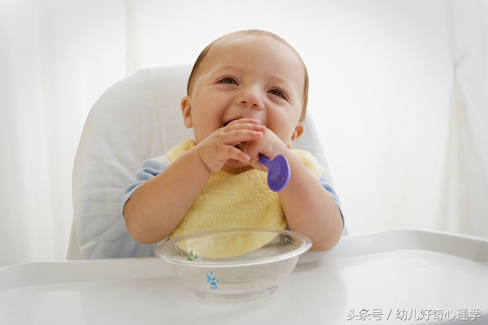 婴幼儿胳膊起 红点  肉疙瘩 幼儿胳膊脱臼症状，脱臼如何处理