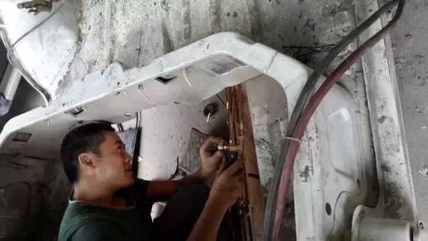 改装面包车 看中外牛人怎么”玩“！