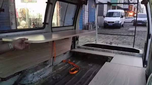 改装面包车 看中外牛人怎么”玩“!