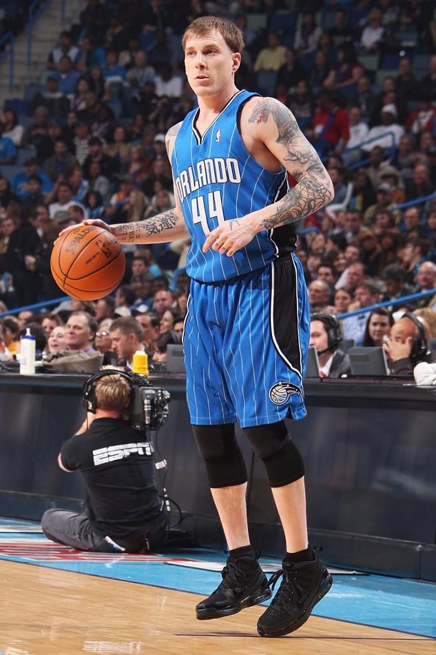 和他善变的球风一样,jason williams的球鞋也同样善变.