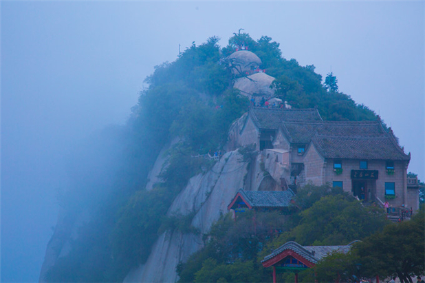 华山，西岳峥嵘何壮哉，徒步登上华山之巅