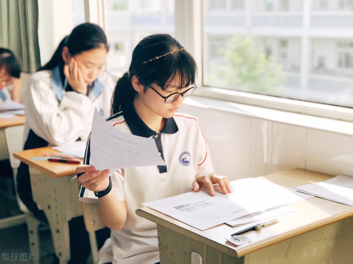 小学生作文常用拟人、比喻、排比、夸张句汇总