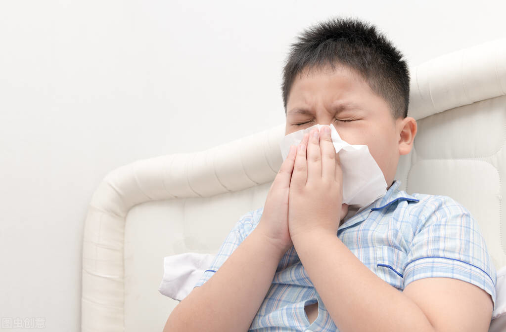 为什么最近孩子晨起总要咳两声？
