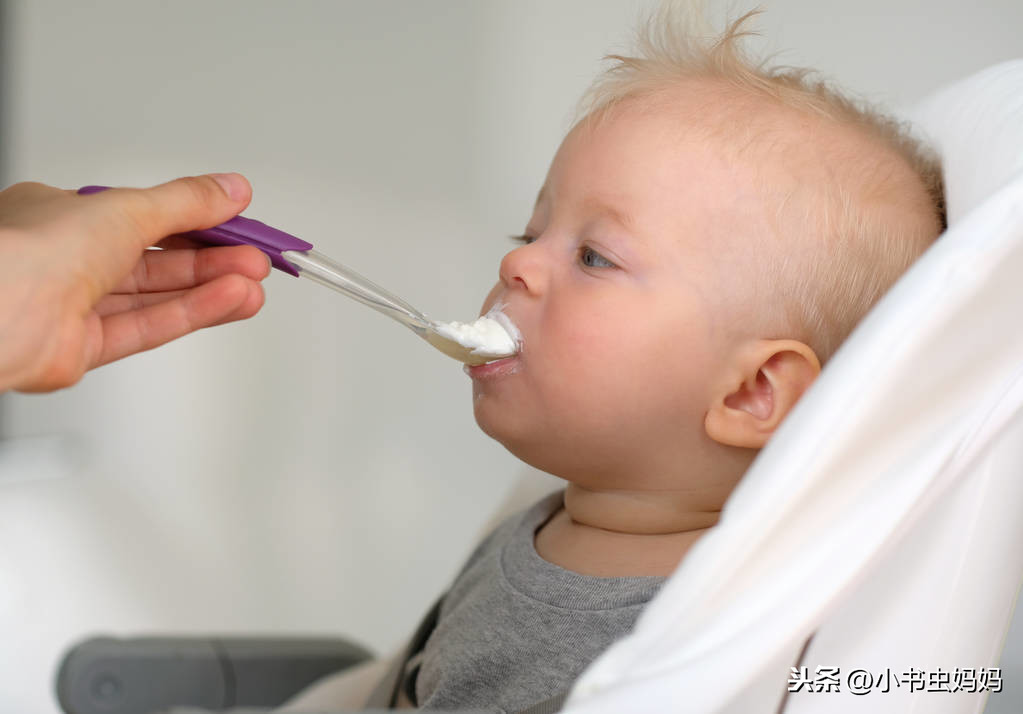 一天中哪个时间段喂辅食最好？不同喂养方式的宝宝，时间不一样