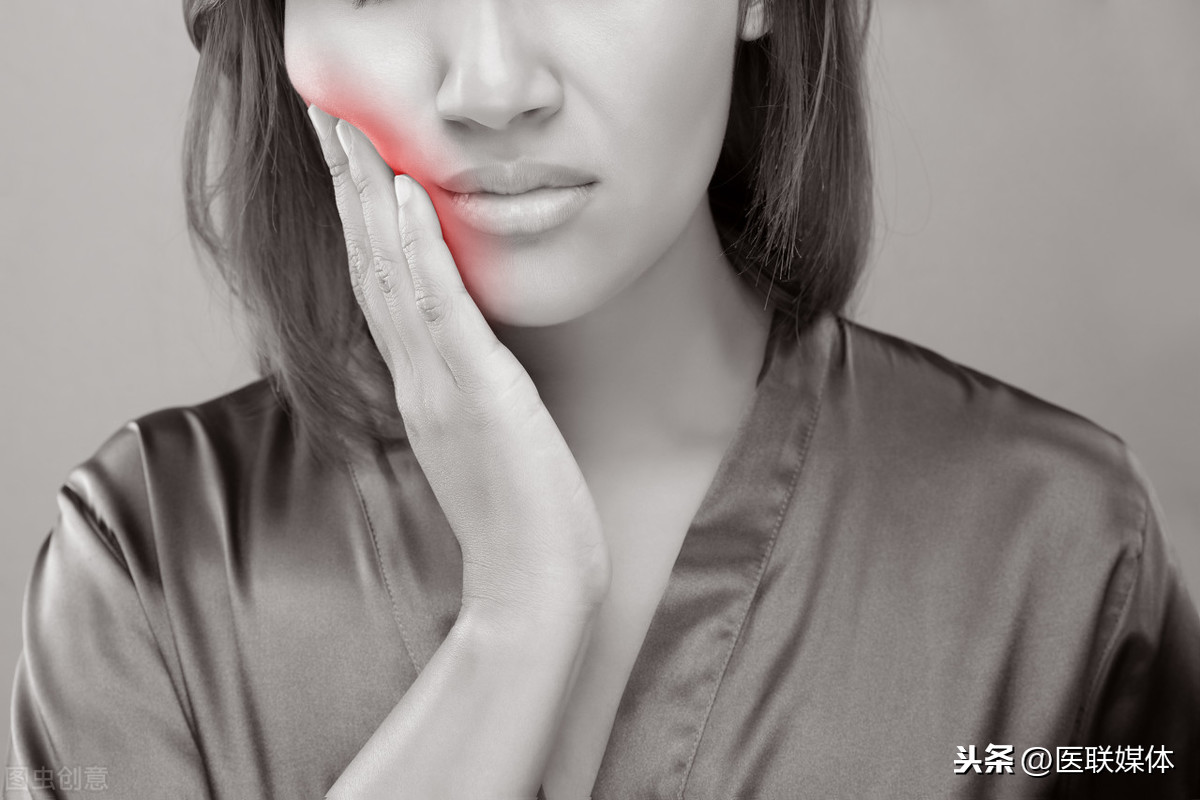 夜里口干舌燥是什么原因(夜里睡觉总觉口干？或是这4种疾病的征兆，别不当回事)