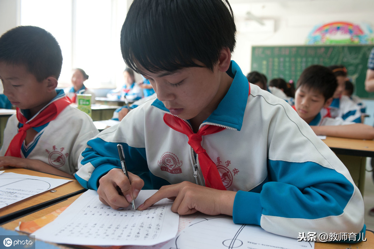 17篇小学语文多音字同音字组词手册，全是重点知识，值得家长转藏