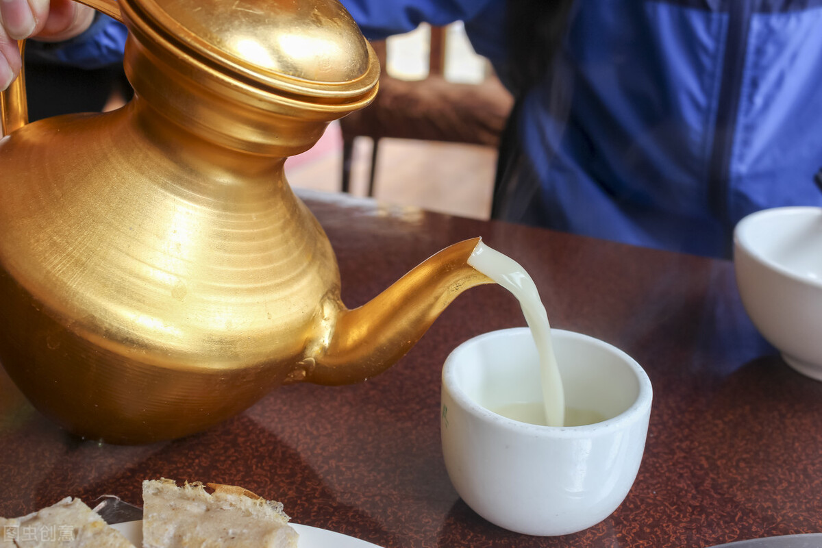 酥油茶是怎么做的（酥油茶的背后历史起源）