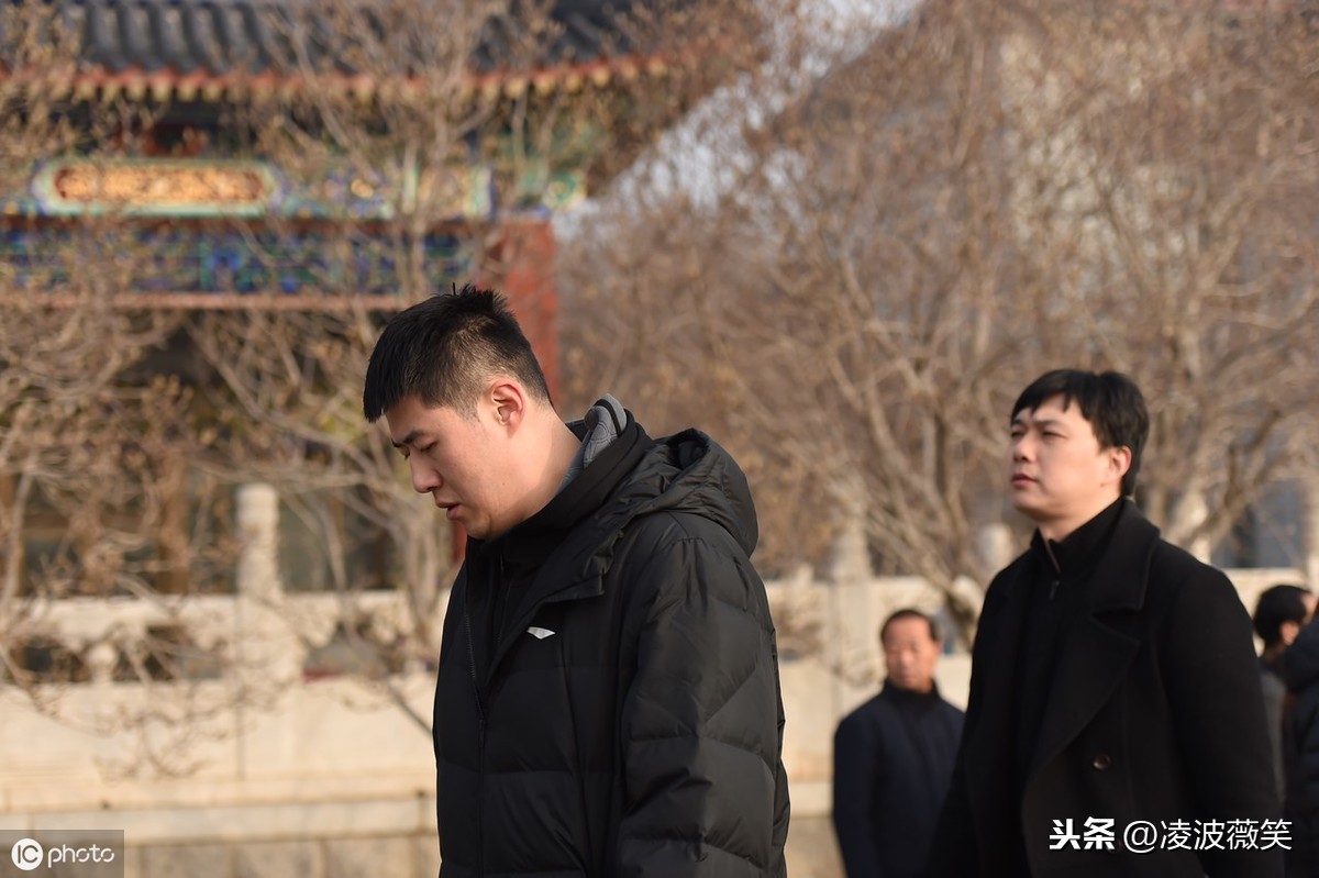 吉喆悼念仪式吉喆追悼会视频(吉喆追悼会举行，众好友送他最后一程，辽篮老队长深情感言)