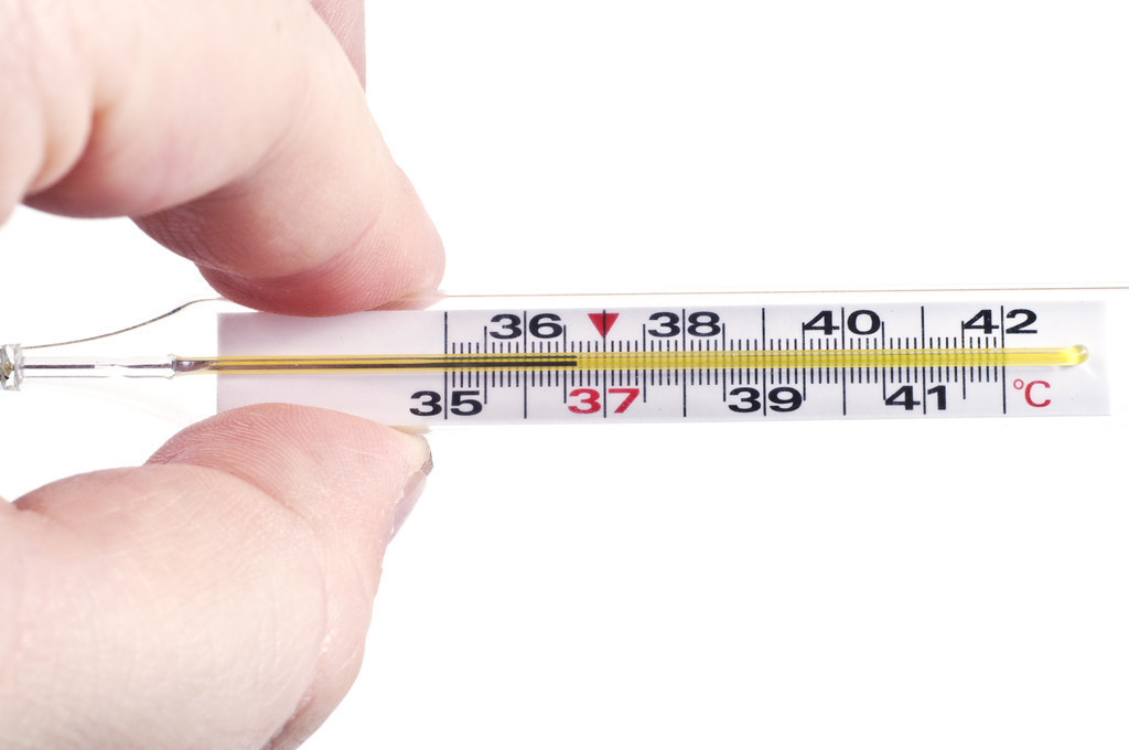 目前比较常见的体温计有水银温度计,电子体温计以及红外线耳温计