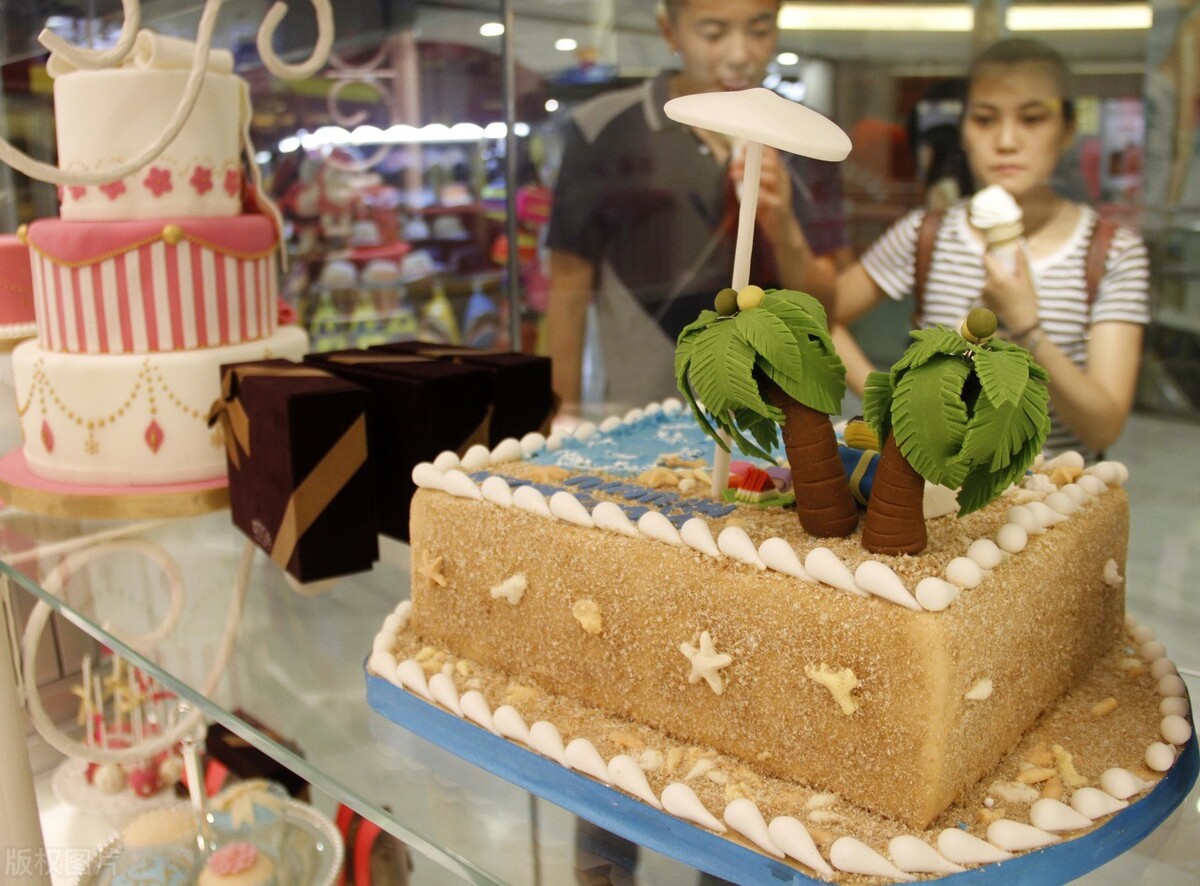 单亲妈妈开蛋糕店，利用一个“家长群”精准获客，一年收入50万