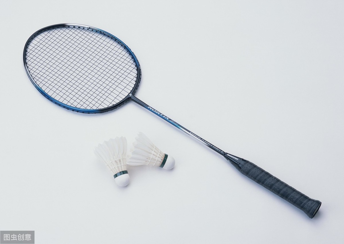 普通人打羽毛球需要很好的拍子吗(打羽毛球一定要买一支适合自己的羽毛球拍子。)