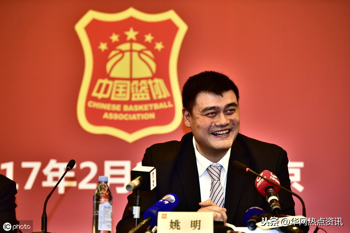 nba总裁为什么叫萧华(NBA总裁萧华抵达上海？萧华个人资料？姚明态度？姚明非常生气？)