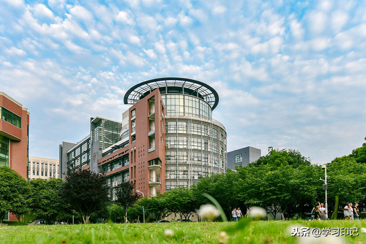 师范类大学排名，三大巨头表现强势，首都师范大学排名亮眼