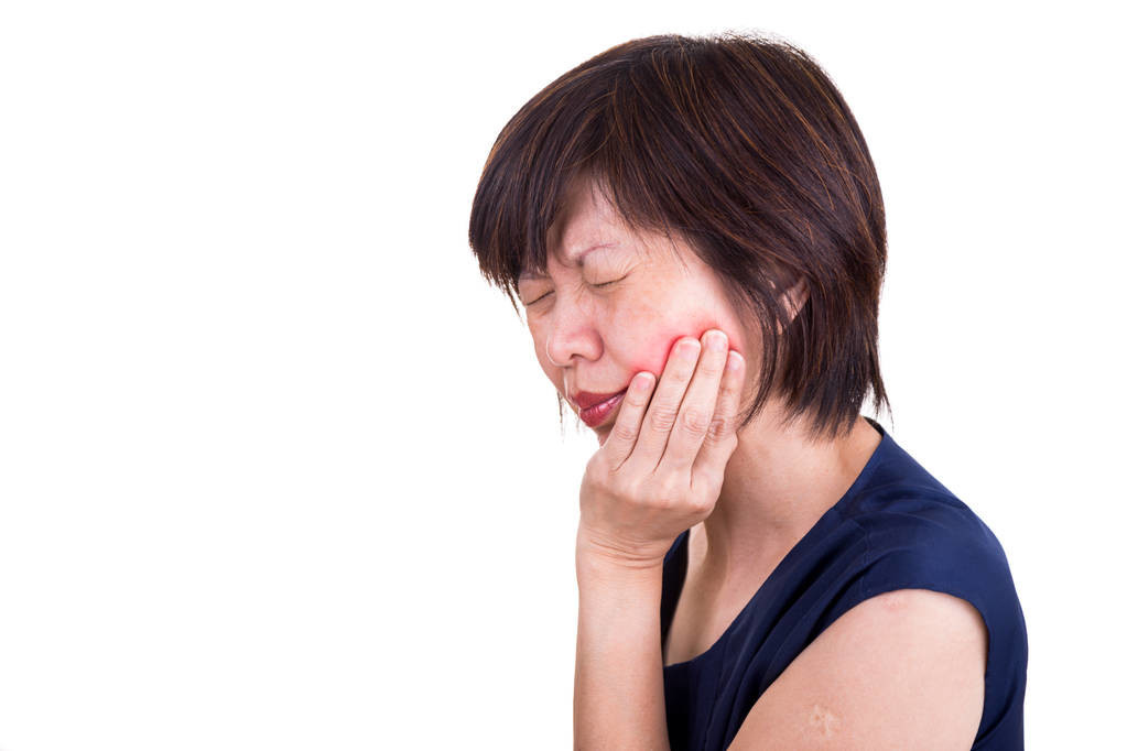 为何口腔内会出现牙肉肿痛？揪出了6个关键病因，看看你有没有